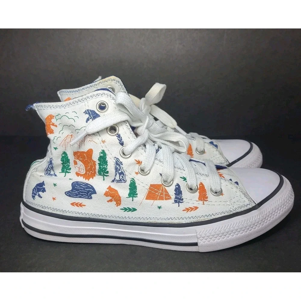 Converse Chuck Taylor All Star Kids Junior Size 2 Woodland Bear Print High Tops